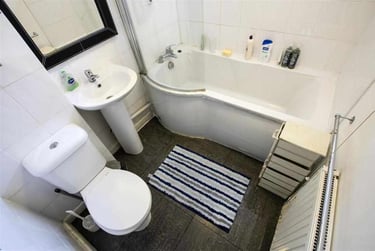 2 bed flat, Wheeleys Road, Edgbaston, Birmingham, B152LW - Image 9