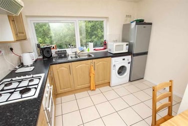 1 bed flat, Reservoir Road, Selly Park, Birmingham, B296TF - Image 2