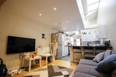 6 bed house, Heeley Road, Selly Park, Birmingham, B296DP - Image 2