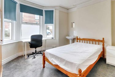5 bed house, Priory Road, Mount Pleasant, Exeter, EX47AP - Image 8