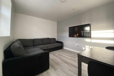 6 bed flat, Cathays, Cardiff, CF244DB - Image 4