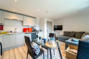 3 bed flat, Hubert Croft, Selly Park, Birmingham, B296DU - Image 4
