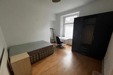 3 bed flat, Hanover Street, Mount Pleasant, Swansea, SA16BQ - Image 8