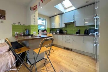 6 bed house, Cathays, Cardiff, CF244AW - Image 3