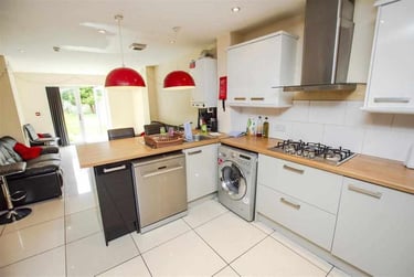 6 bed house, Hubert Road, Selly Park, Birmingham, B296EP - Image 3