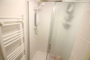 4 bed flat, Cathays, Cardiff, CF244DB - Image 10