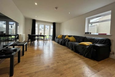 7 bed house, Cathays, Cardiff, CF244HQ - Image 1