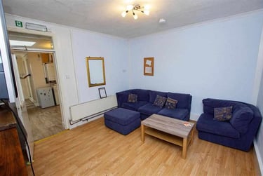 6 bed house, Harborne Lane, Selly Park, Birmingham, B296TG - Image 1