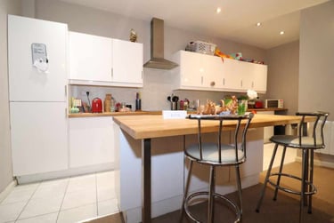 3 bed flat, Adamsdown, Adamstown, Cardiff, CF240EZ - Image 2