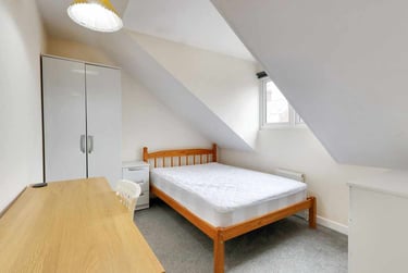3 bed house, Victoria Road, St James, Exeter, EX46JB - Image 5