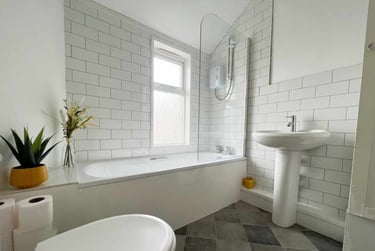 2 bed house, Grangetown, Cardiff, CF116PG - Image 2