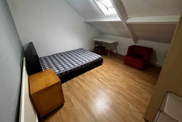 3 bed flat, Hanover Street, Mount Pleasant, Swansea, SA16BQ - Image 9