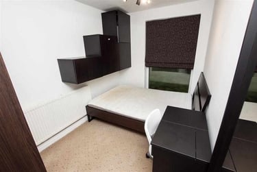 2 bed flat, Seymour Close, Selly Park, Birmingham, B297JD - Image 4