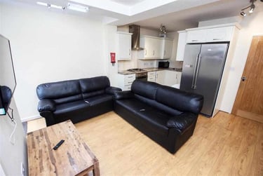 7 bed house, Heeley Road, Selly Park, Birmingham, B296EL - Image 2
