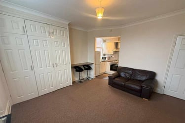 1 bed studio, Clarkegrove Road, Broomhall, Sheffield, S102NJ - Image 2