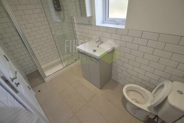 1 bed studio, Brentwood Road, Clarendon Park, Leicester, LE26AD - Image 2