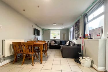 7 bed house, Cathays, Cardiff, CF244JL - Image 1