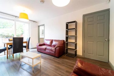 5 bed house, Rodbourne Road, Harborne, Birmingham, B170PN - Image 2