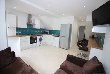 7 bed house, Cathays, Plasnewydd, Cardiff, CF244AL - Image 1