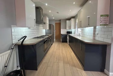 8 bed house, Cathays, Plasnewydd, Cardiff, CF244BT - Image 3