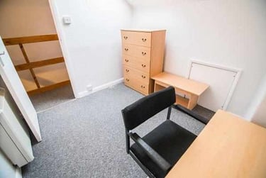 3 bed flat, Ecclesall Road, Sharrowvale, Sheffield, S118PG - Image 11
