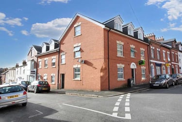 3 bed house, Victoria Road, St James, Exeter, EX46JB - Image 1