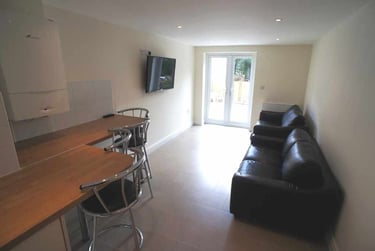 7 bed house, Cathays, Cardiff, CF244EX - Image 2