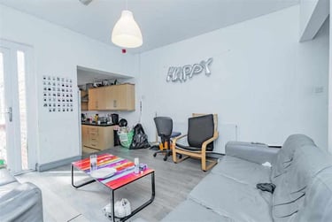 6 bed house, Dawlish Road, Selly Park, Birmingham, B297AR - Image 1