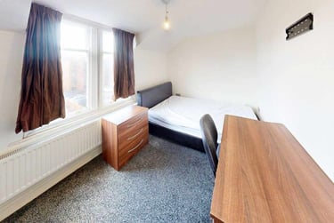 5 bed house, New Street, Highfields, Leicester, LE15NR - Image 2