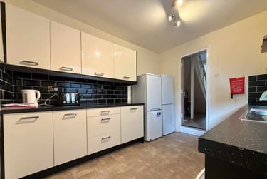 5 bed house, Cathays, Plasnewydd, Cardiff, CF244BT - Image 1
