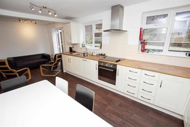 6 bed house, Heeley Road, Selly Park, Birmingham, B296EZ - Image 3