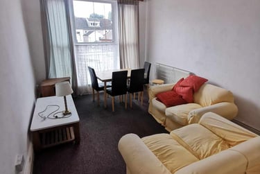 2 bed flat, King Edwards Road, Brynmill, Swansea, SA14LL - Image 1