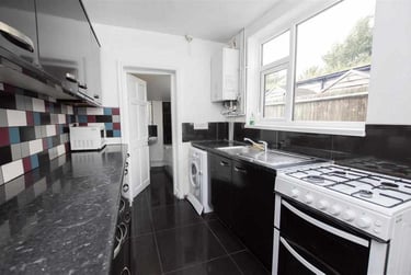 6 bed house, Gristhorpe Road, Stirchley, Birmingham, B297SL - Image 2