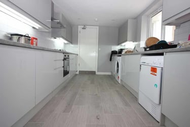 6 bed house, Cathays, Cardiff, CF244EQ - Image 2
