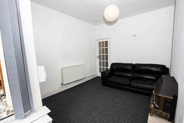 2 bed house, Winnie Road, Selly Park, Birmingham, B296JX - Image 2