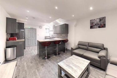 6 bed house, Dawlish Road, Selly Park, Birmingham, B297AR - Image 1