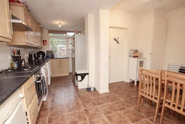 6 bed house, Warwards Lane, Selly Park, Birmingham, B297RD - Image 2