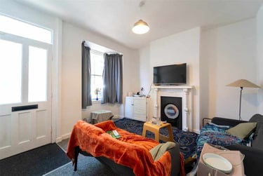 2 bed house, Lottie Road, Selly Park, Birmingham, B296JZ - Image 2