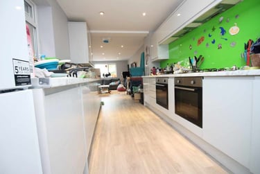 7 bed house, Cathays, Cardiff, CF244EQ - Image 2