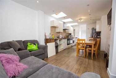 6 bed house, Hubert Road, Selly Park, Birmingham, B296ER - Image 1