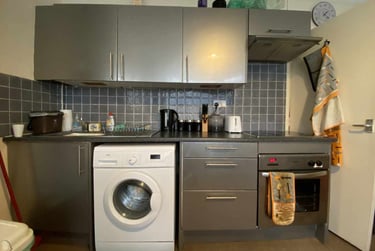 1 bed flat, Cathays, Plasnewydd, Cardiff, CF244AT - Image 2