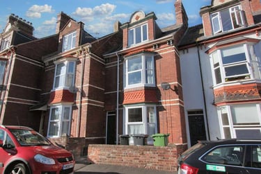 6 bed house, Mowbray Avenue, St Sidwells, Exeter, EX44HB - Image 1