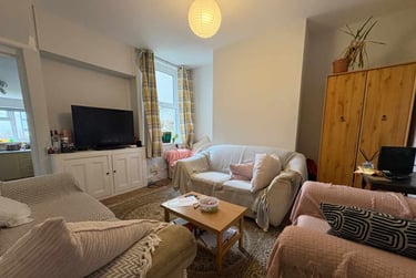 4 bed house, Cathays, Cardiff, CF244QS - Image 1