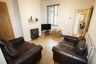 4 bed house, 64 Dale Road, Selly Park, Birmingham, B296AG - Image 1