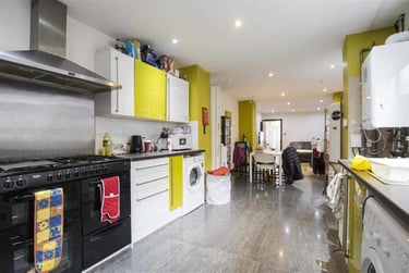 7 bed house, Hubert Road, Selly Park, Birmingham, B296EP - Image 1