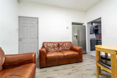5 bed house, Umberslade Road, Selly Park, Birmingham, B297RZ - Image 2