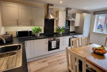 6 bed house, Scarnell Road, Earlham, Norwich, NR58HT - Image 1