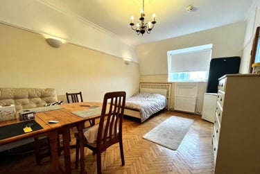 1 bed flat, City Centre, Cardiff, CF101DJ - Image 2