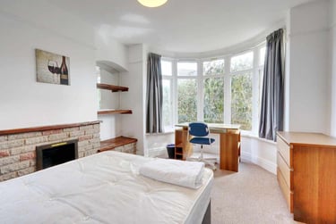 6 bed house, Tresillian Gardens, Mount Pleasant, Exeter, EX47AJ - Image 9