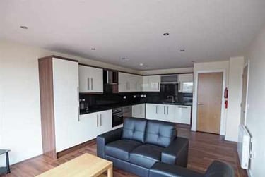 4 bed flat, Fitzwilliam Street, Devonshire Green, Sheffield, S14JP - Image 1